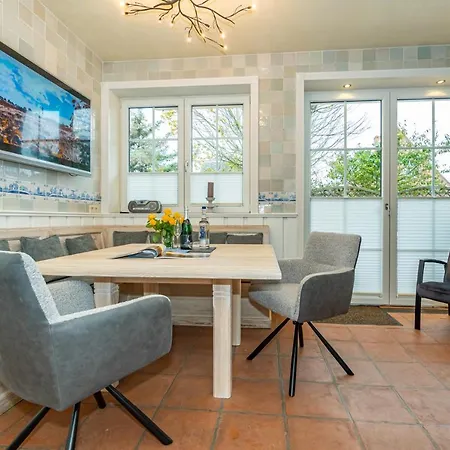 Haus Syltrose Holiday home Westerland